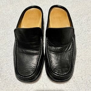 😎Coach classic casual slide in loafer. Ladies 6. Preloved by me. Comfy, stylish